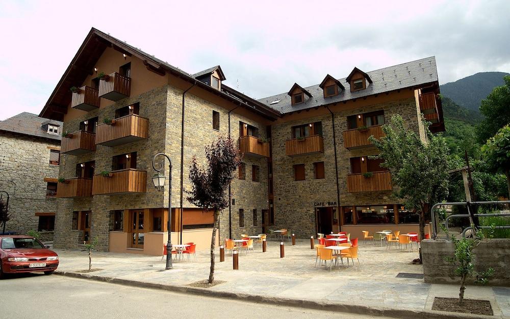 Hotel Els Encantats Espot Extérieur photo