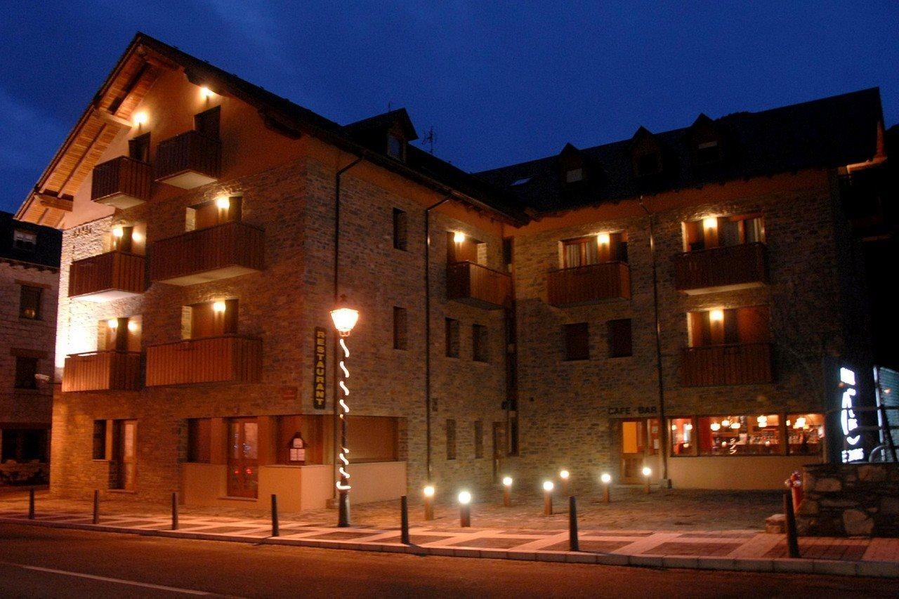 Hotel Els Encantats Espot Extérieur photo