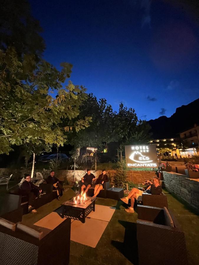 Hotel Els Encantats Espot Extérieur photo