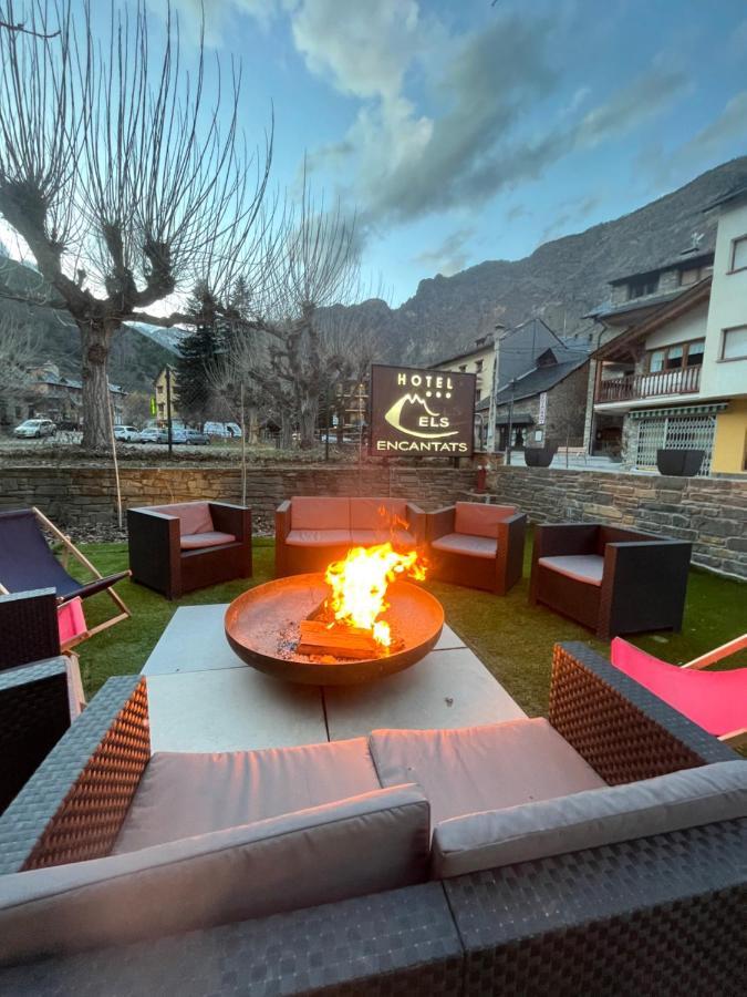 Hotel Els Encantats Espot Extérieur photo