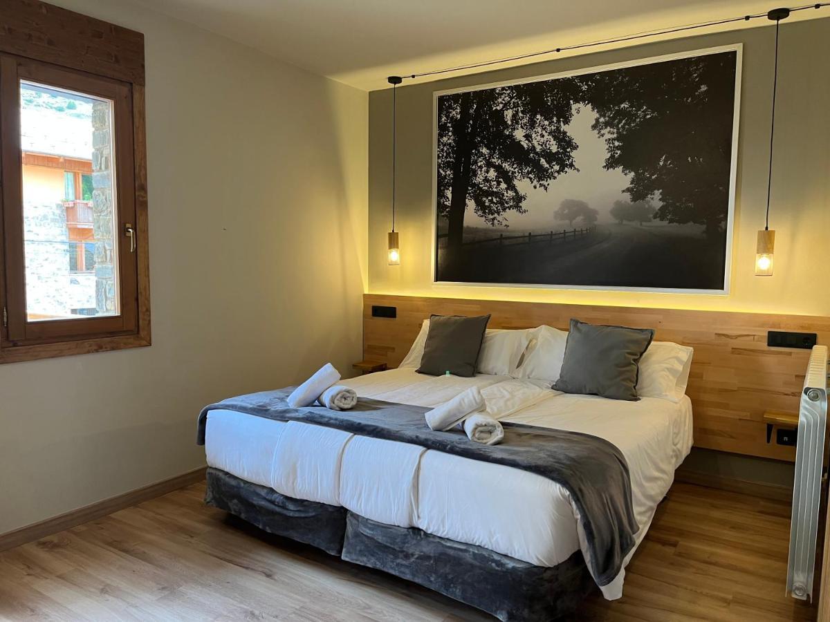 Hotel Els Encantats Espot Extérieur photo